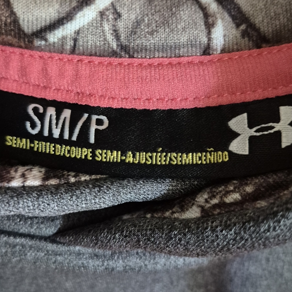 Under Armour Women's Small Gray & Pink Hunting Hoodie EUC - Picture 3 of 4